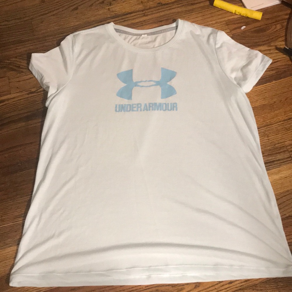 Under Armour loose fitted women shirt